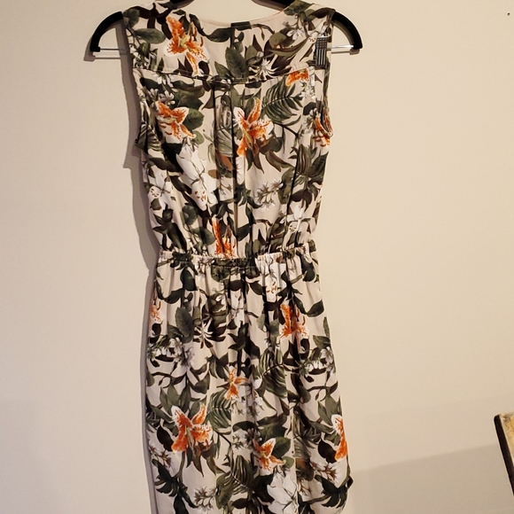 Short Tropical Patterned Casual Dress | Dynamite XS - Picture 6 of 10